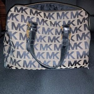 Michael kors pocketbook